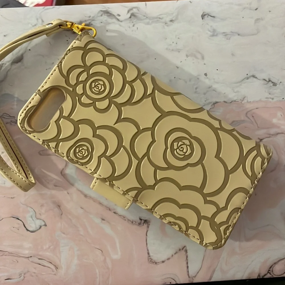 Floral beige iphone 8 plus wallet case